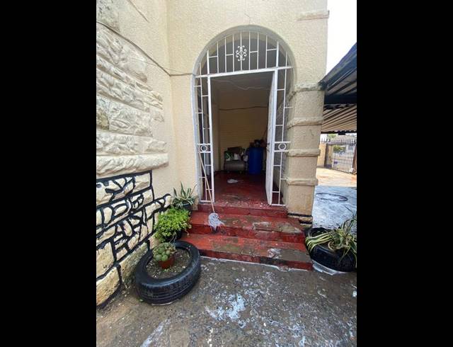 3 BEDROOM HOUSE FOR SALE IN REGENTS PARK